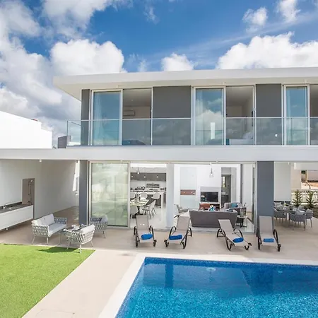 The Complete Guide To Renting Your Exclusive Holiday In With Private Pool And Close To The Beach 1561 别墅 *