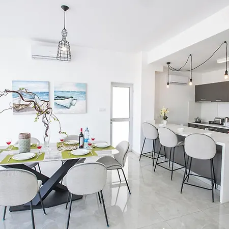 Villa The Complete Guide To Renting Your Exclusive Holiday In With Private Pool And Close To The Beach 1561